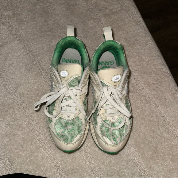 New Balance 2002R × Ganni Turtledove 2022 - Picture 4 of 8